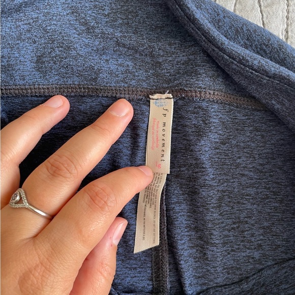 Free People Movement Blue Black Speckled Cut Out Ankle Leggings Size L - Picture 6 of 6